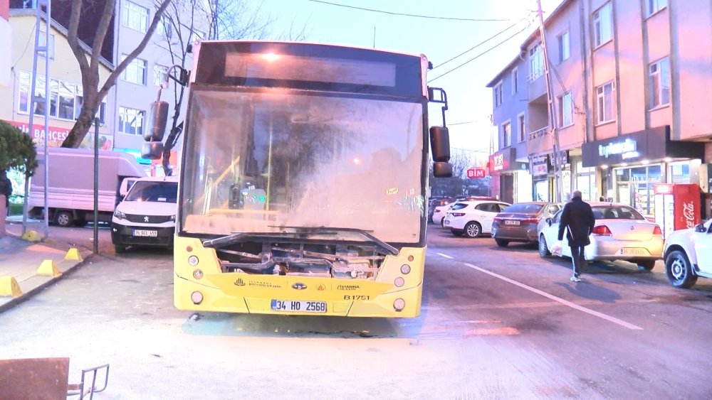 Sarıyer'de seyir halindeki İETT otobüsü yandı!