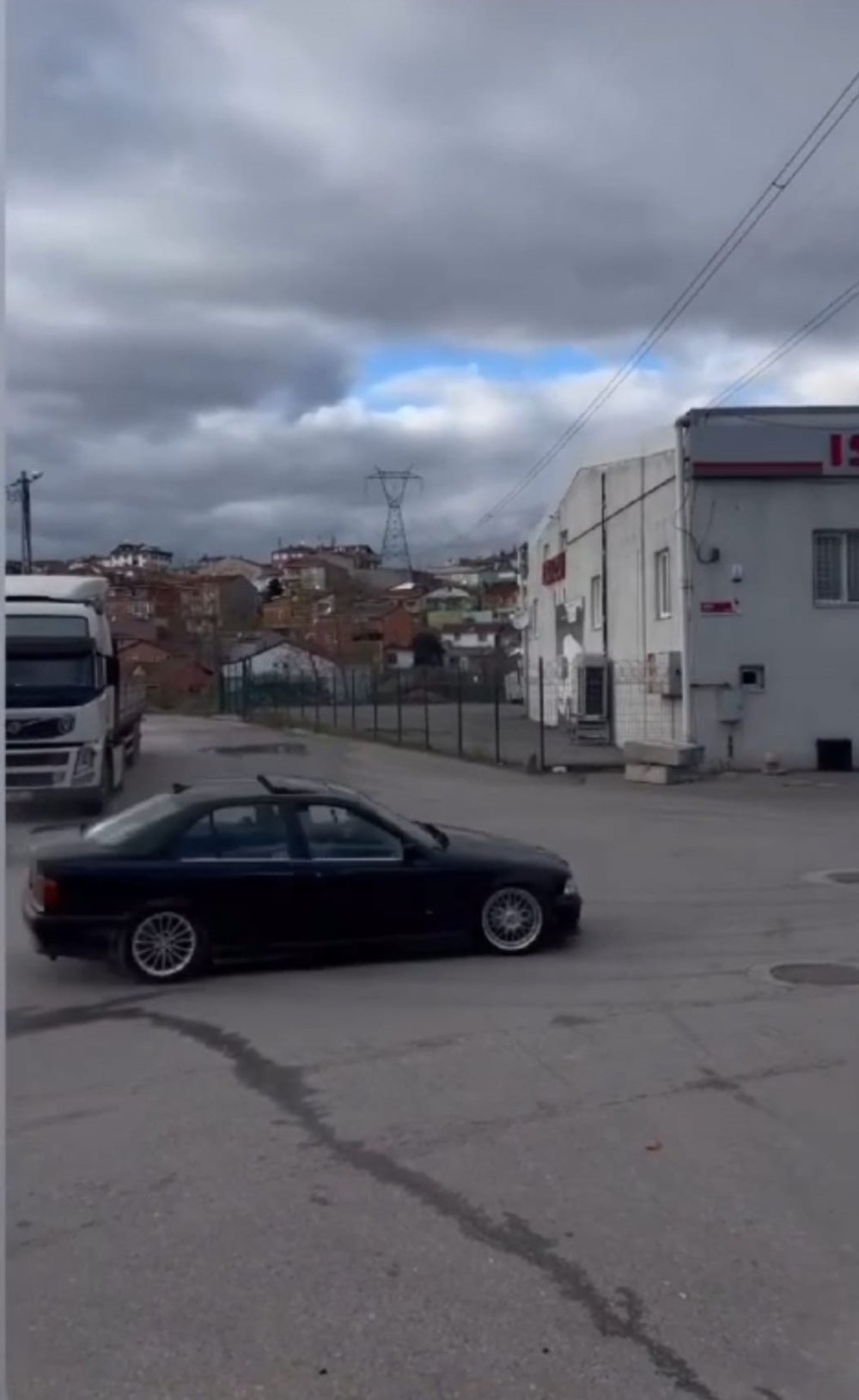 Trafikte drift yapan sürücü cezadan kaçamadı!