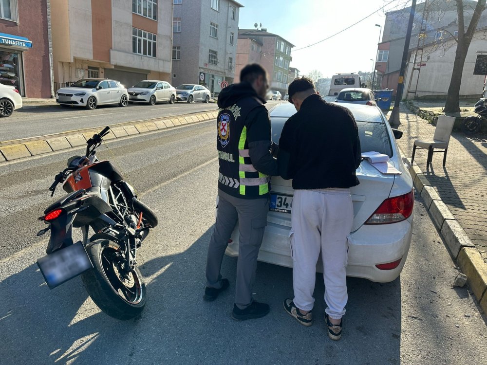 Tünelde akrobatik hareketler yapan motorcuya ceza!