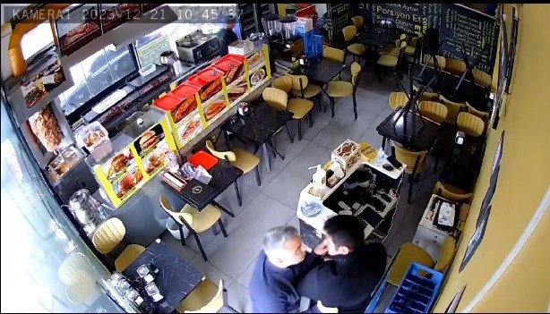 Emniyet Müdürü eski polisi darp etti