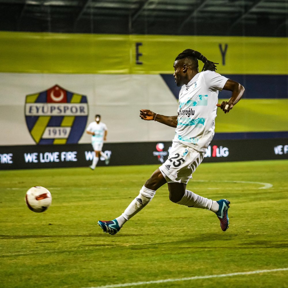 Eyüpspor dolu dizgin!