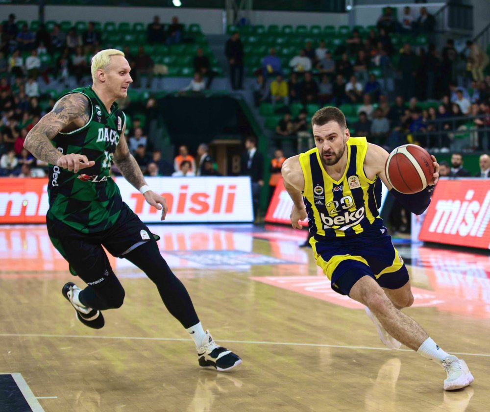 Fenerbahçe, Darüşşafaka'yı rahat geçti