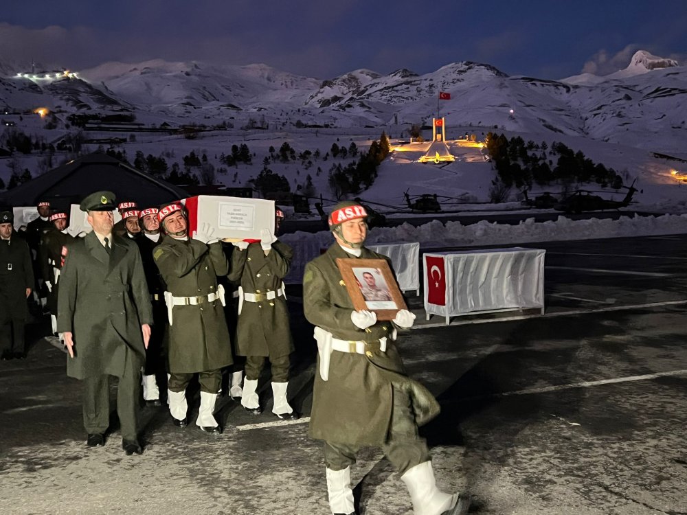 Pençe-Kilit şehitleri, Hakkari'deki törenin ardından memleketlerine uğurlandı