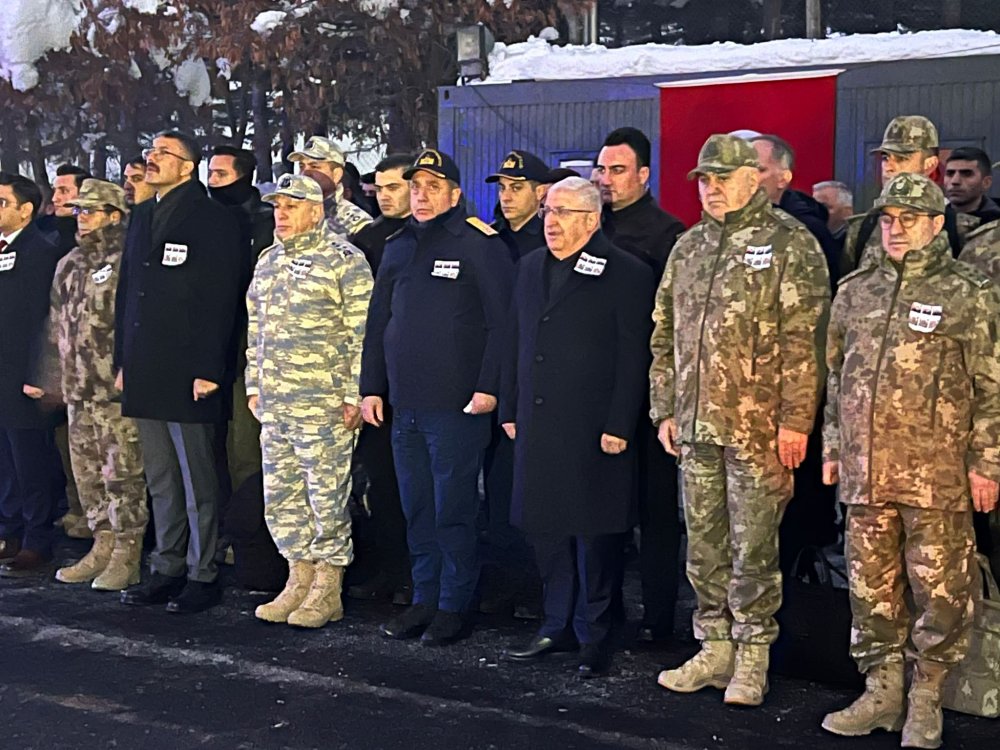 Pençe-Kilit şehitleri, Hakkari'deki törenin ardından memleketlerine uğurlandı