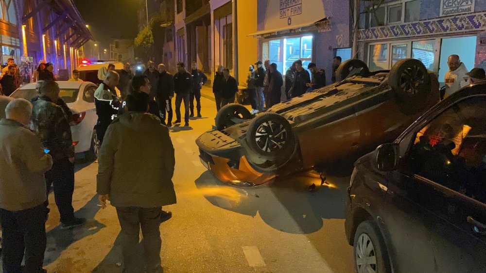 Takla atan araç çay ocağına daldı!