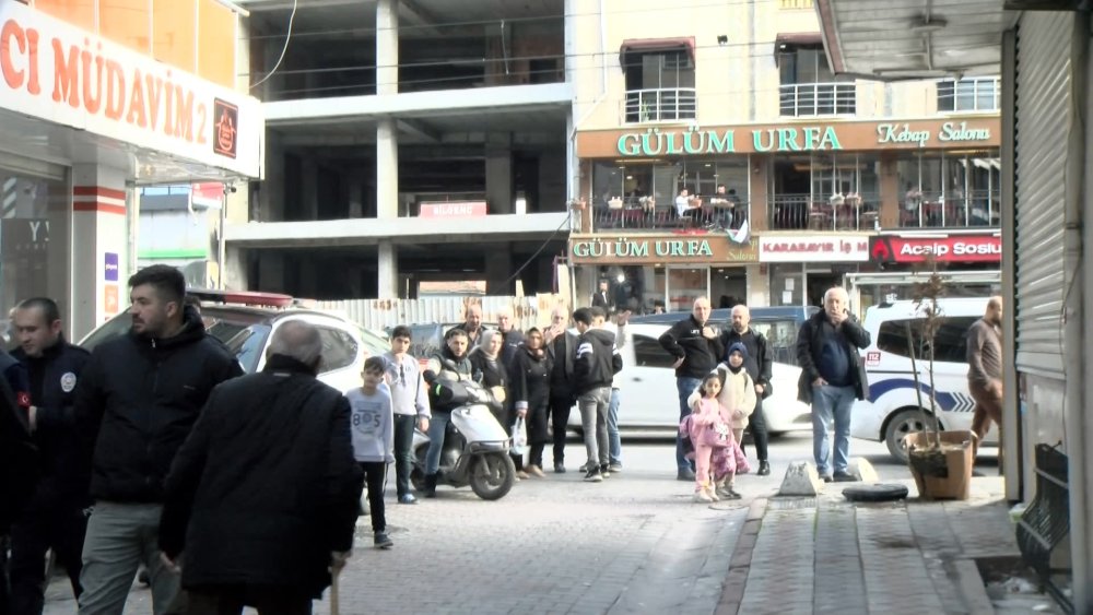 İş yerinden gelen koku ekipleri harekete geçirdi