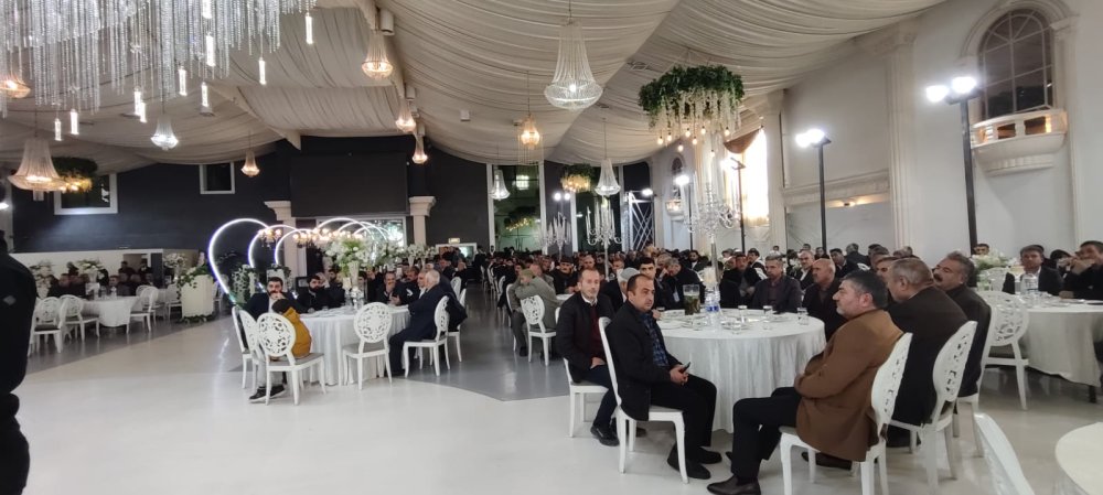 AK Partili vekiller devreye girdi: Husumetli aileler, törenle barıştı