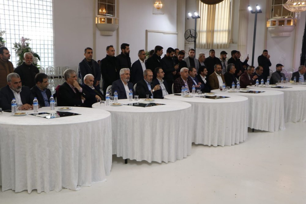 AK Partili vekiller devreye girdi: Husumetli aileler, törenle barıştı