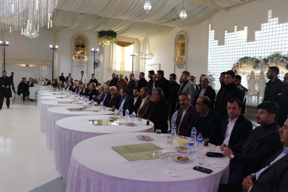 AK Partili vekiller devreye girdi: Husumetli aileler, törenle barıştı