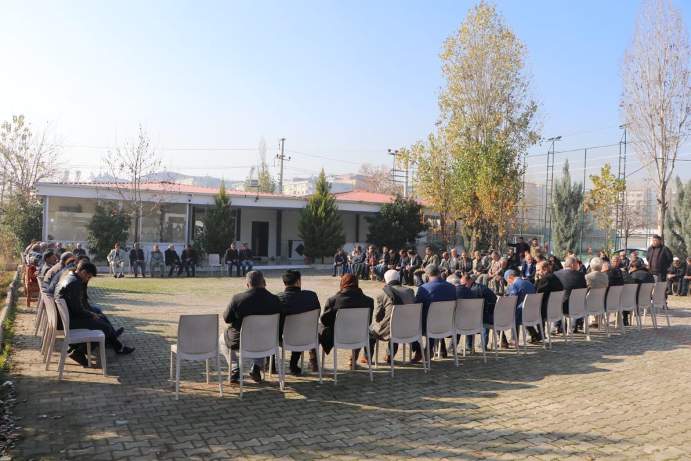 AK Partili vekiller devreye girdi: Husumetli aileler, törenle barıştı