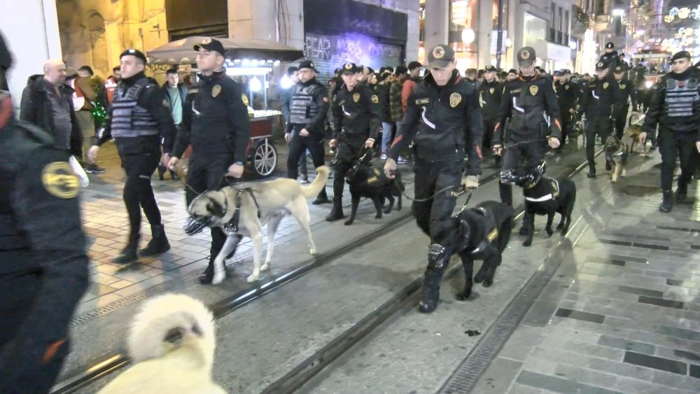 Atlı polislerle yılbaşı denetimi