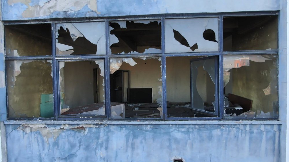 16 bin kişilik stadyum kaderine terk edildi