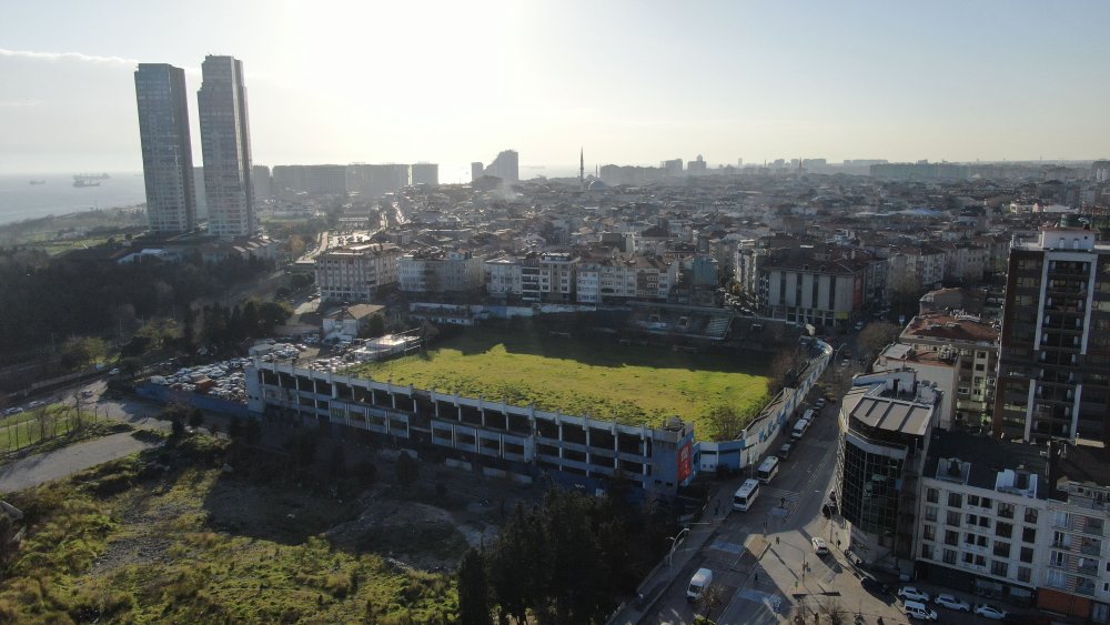 16 bin kişilik stadyum kaderine terk edildi