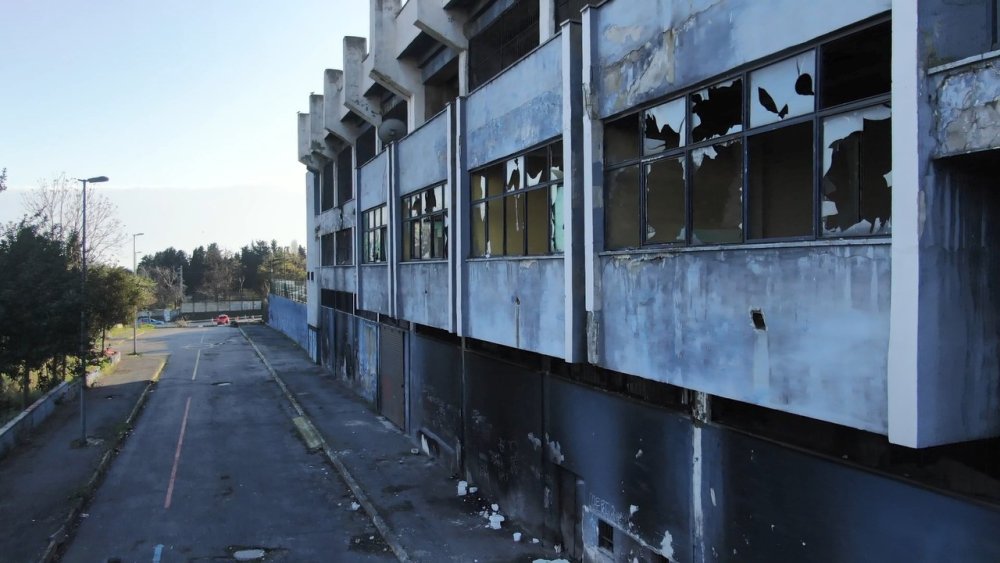 16 bin kişilik stadyum kaderine terk edildi
