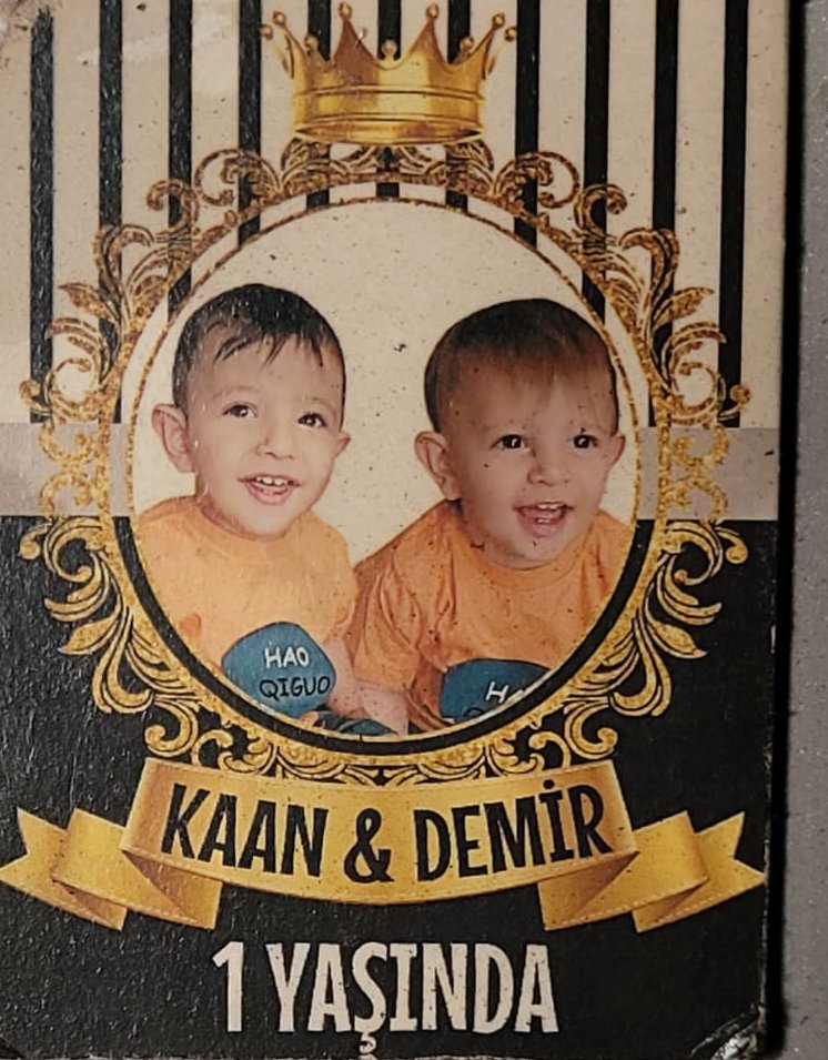 Elektrikli soba faciası: Anne, baba ve ikiz çocuklarından biri öldü