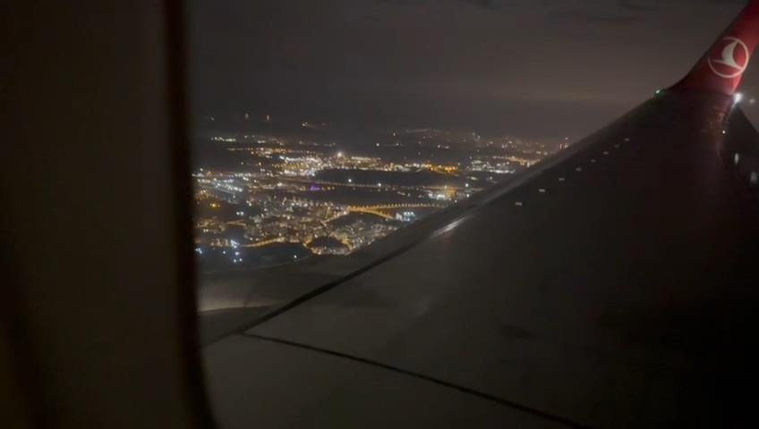 İstanbul'da havai fişek gösterileri uçaktan böyle görüntülendi