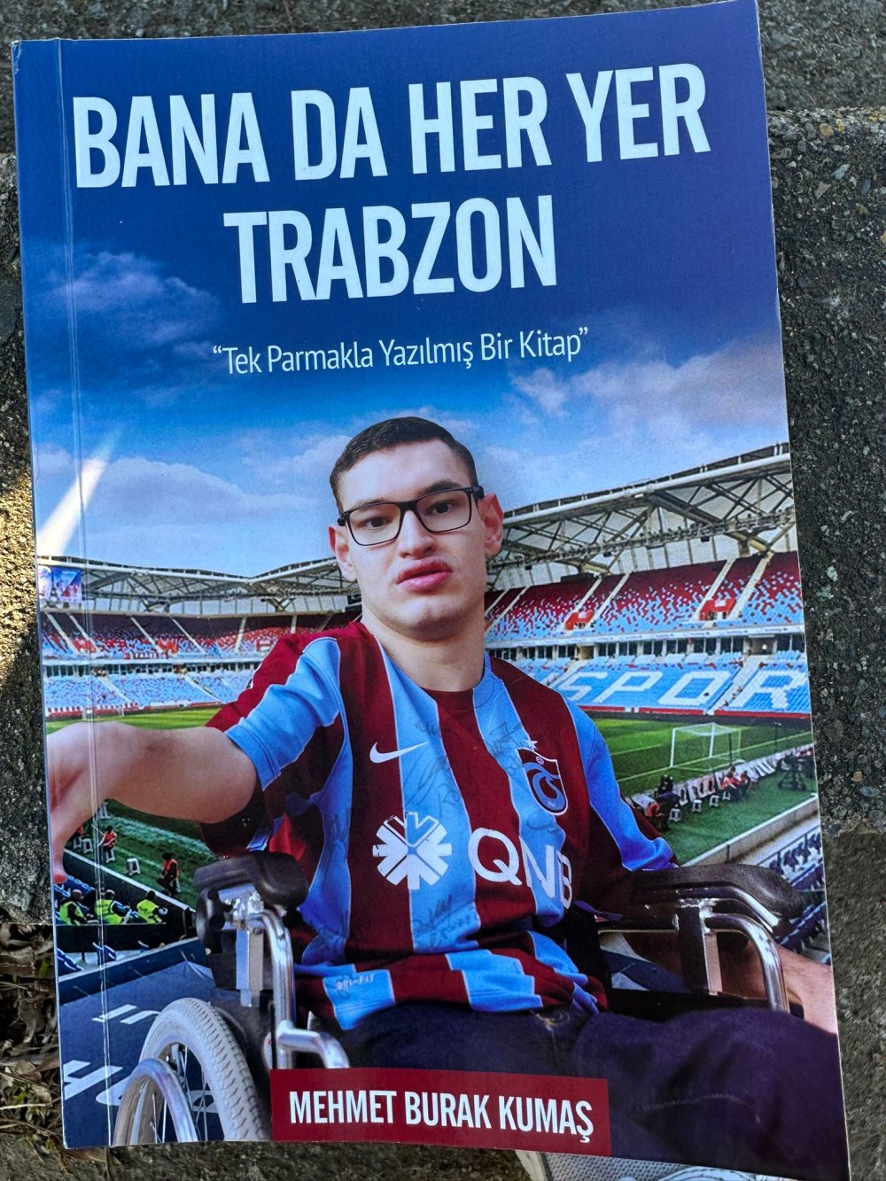 3 yılda tek parmakla kitap yazdı!