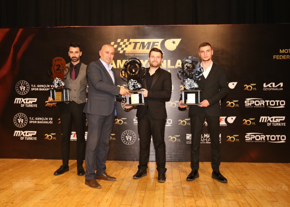 Şampiyonlar ödüllendi!