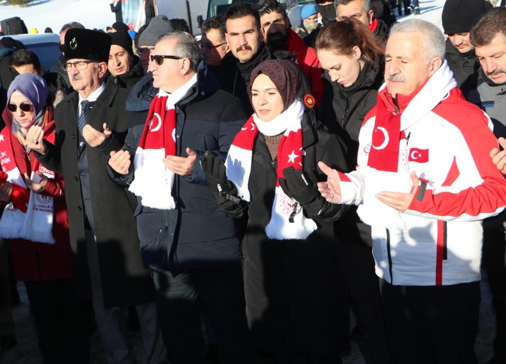 Sarıkamış şehitleri, düzenlenen yürüyüşle anıldı