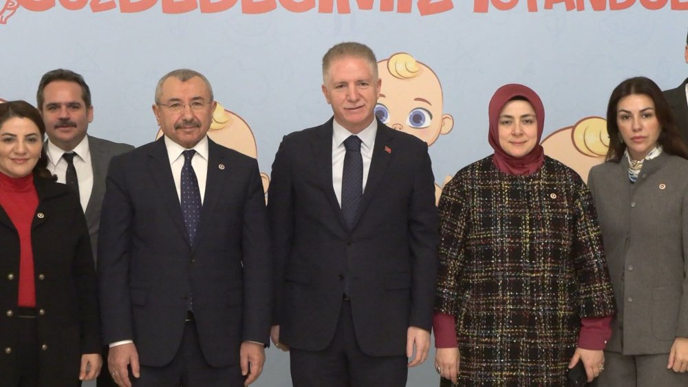 Vali Gül 'Gözbebeğimiz İstanbul"u tanıttı! Bebeklere ücretsiz bez...