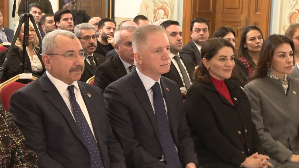 Vali Gül 'Gözbebeğimiz İstanbul"u tanıttı! Bebeklere ücretsiz bez...