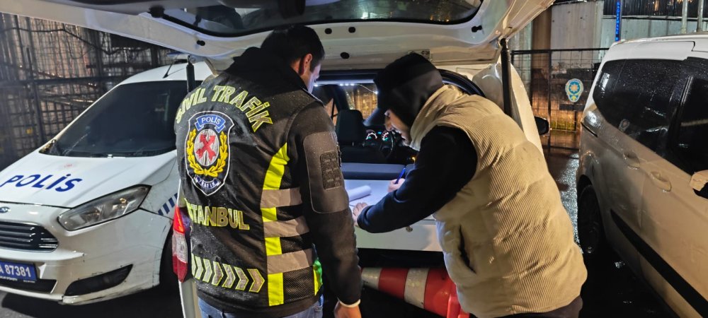 Trafikte yol kesen sürücünün ehliyeti iptal edildi