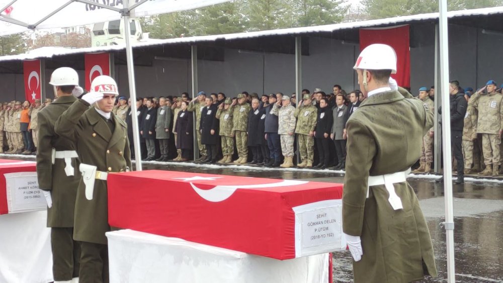 Kahraman şehitlerimiz memleketlerine uğurlandı
