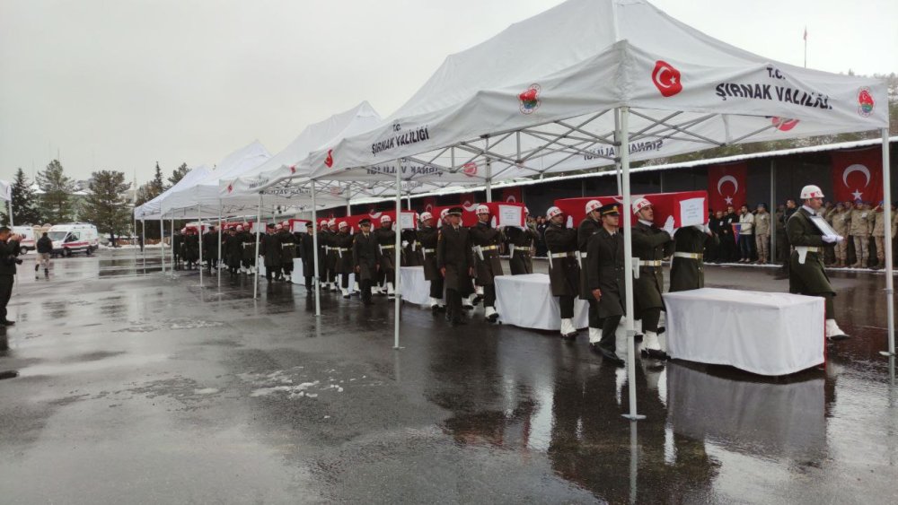 Kahraman şehitlerimiz memleketlerine uğurlandı
