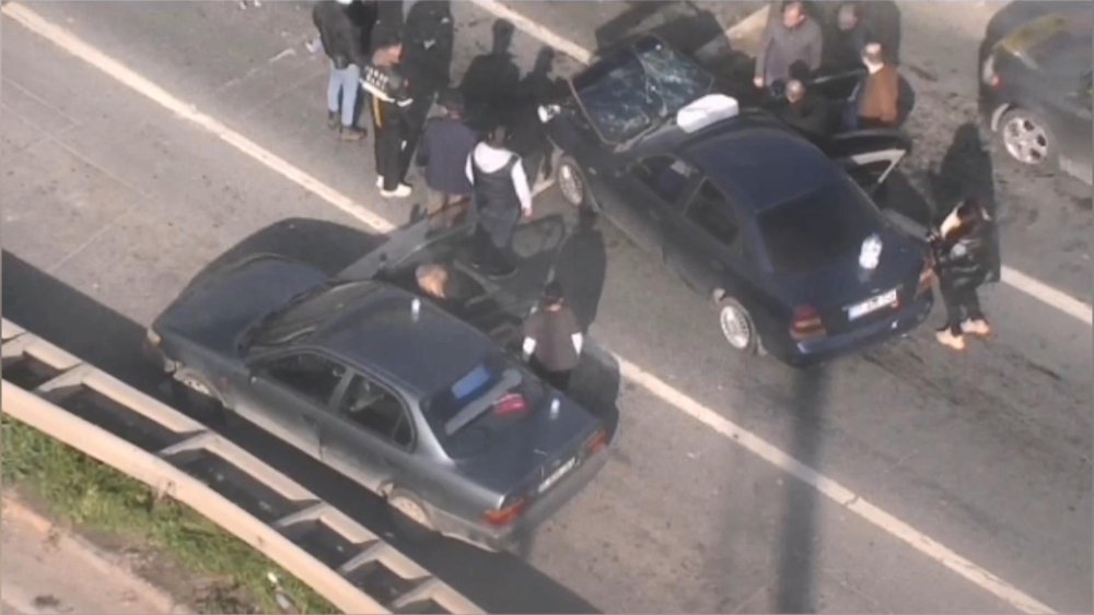 Büyükçekmece'de feci kaza! Zincirleme kazada çok sayıda kişi yaralandı