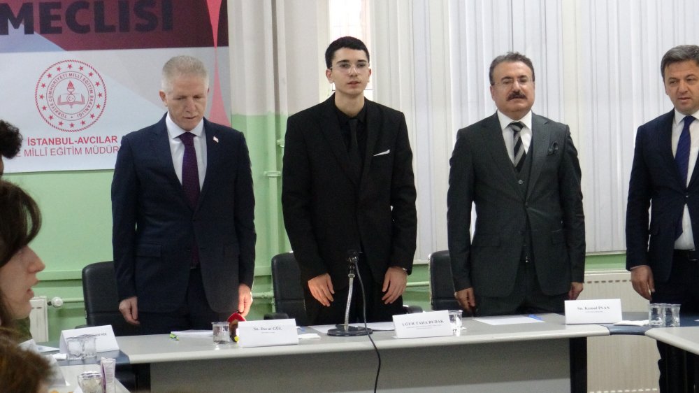 Vali Gül, öğrenciler ve muhtarlarla bir araya geldi