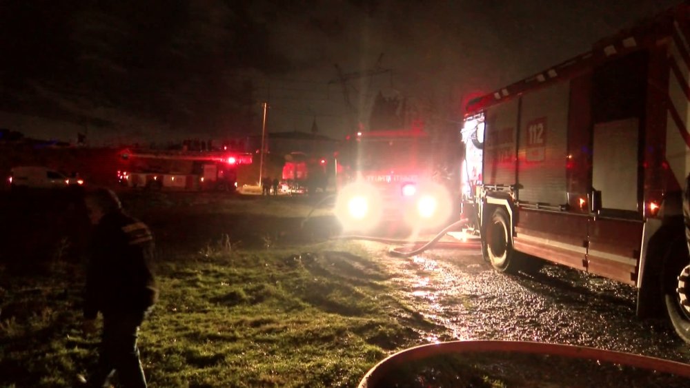 Ahırda yangın çıktı! Hayvanlar telef oldu