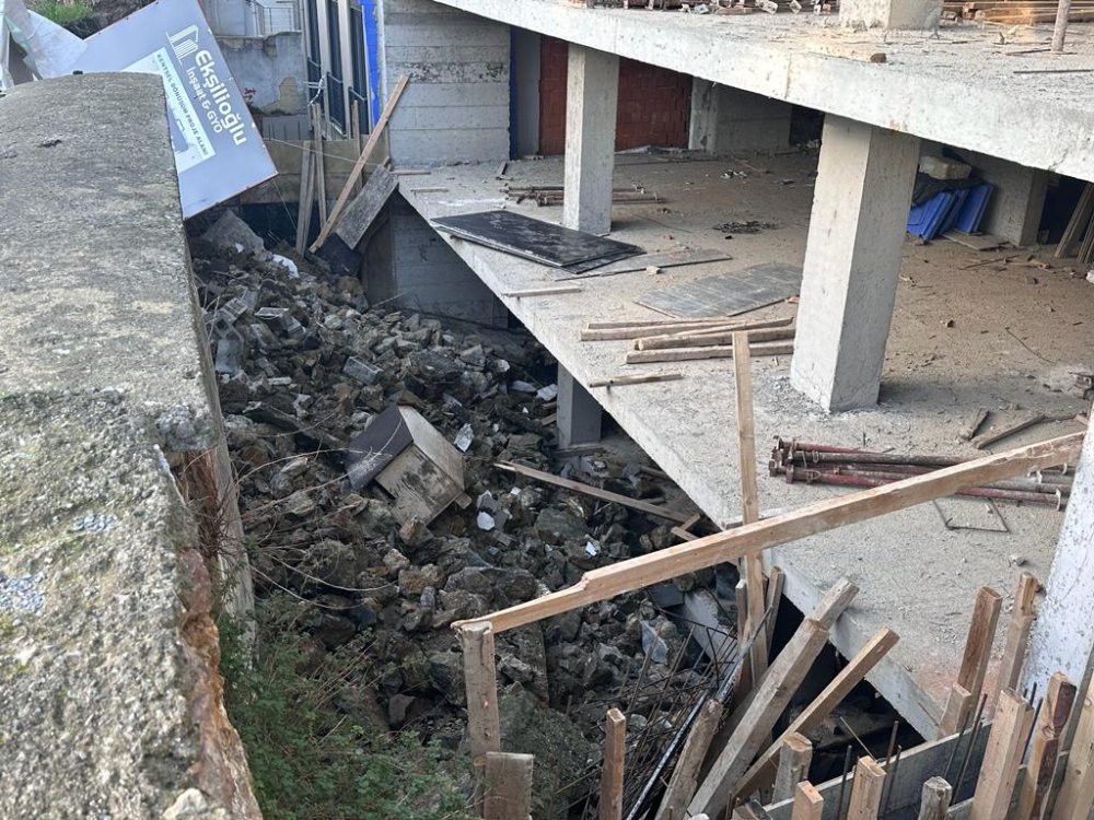Taş duvar çöktü: 3 işçi yaralı