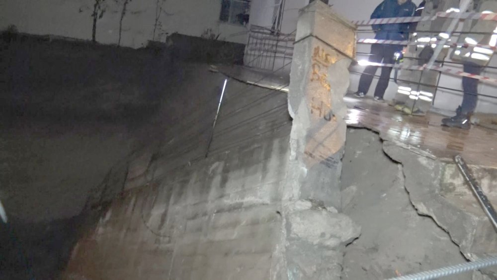 Vinanın istinat duvarı çöktü