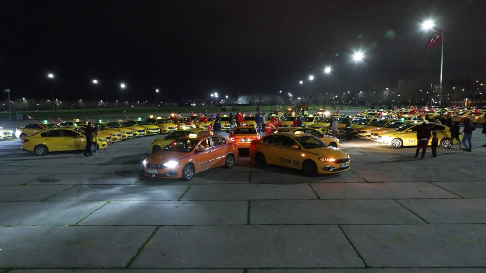 Taksiciler şehitleri andı