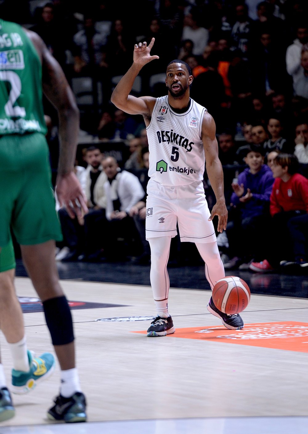 Beşiktaş, Bursaspor'u rahat yendi