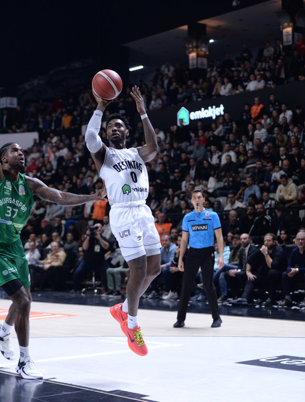 Beşiktaş, Bursaspor'u rahat yendi