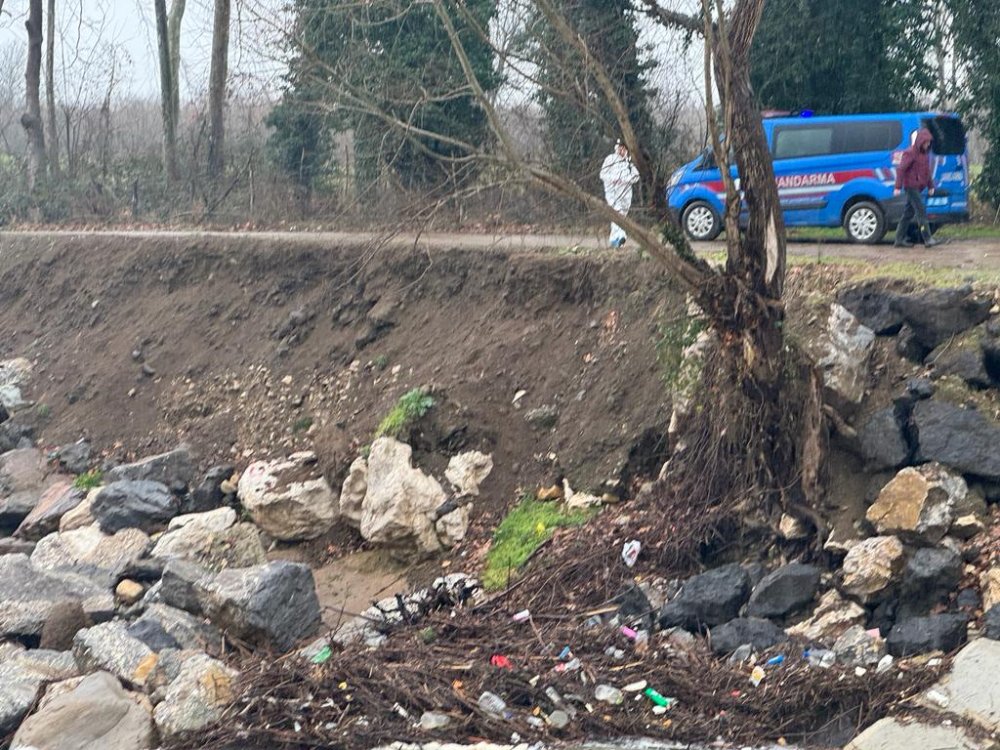 Derede kadın cesedi bulundu