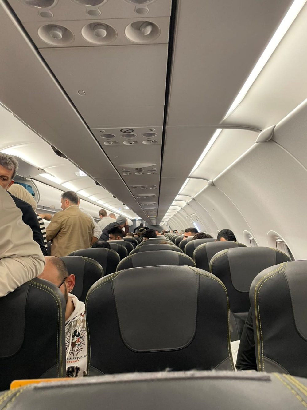 İstanbul - Riyad uçağı cil iniş yaptı!