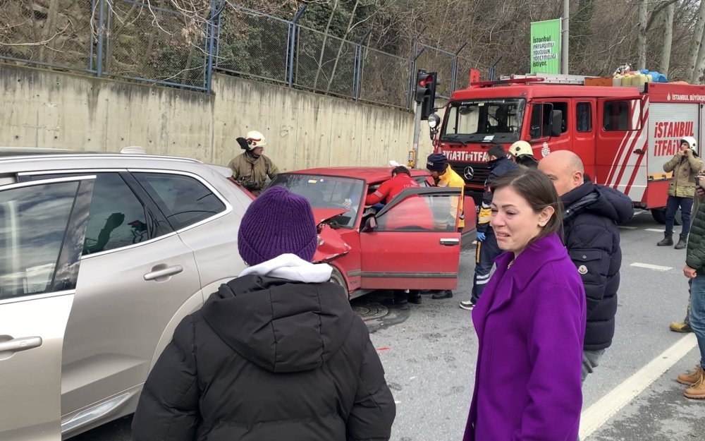 Kaza yapan kadın gözyaşlarına boğuldu!