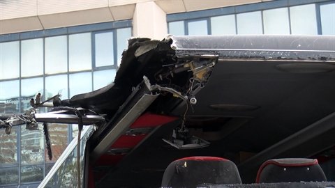 Otogarda iki otobüs çarpıştı!