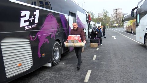 Otogarda iki otobüs çarpıştı!