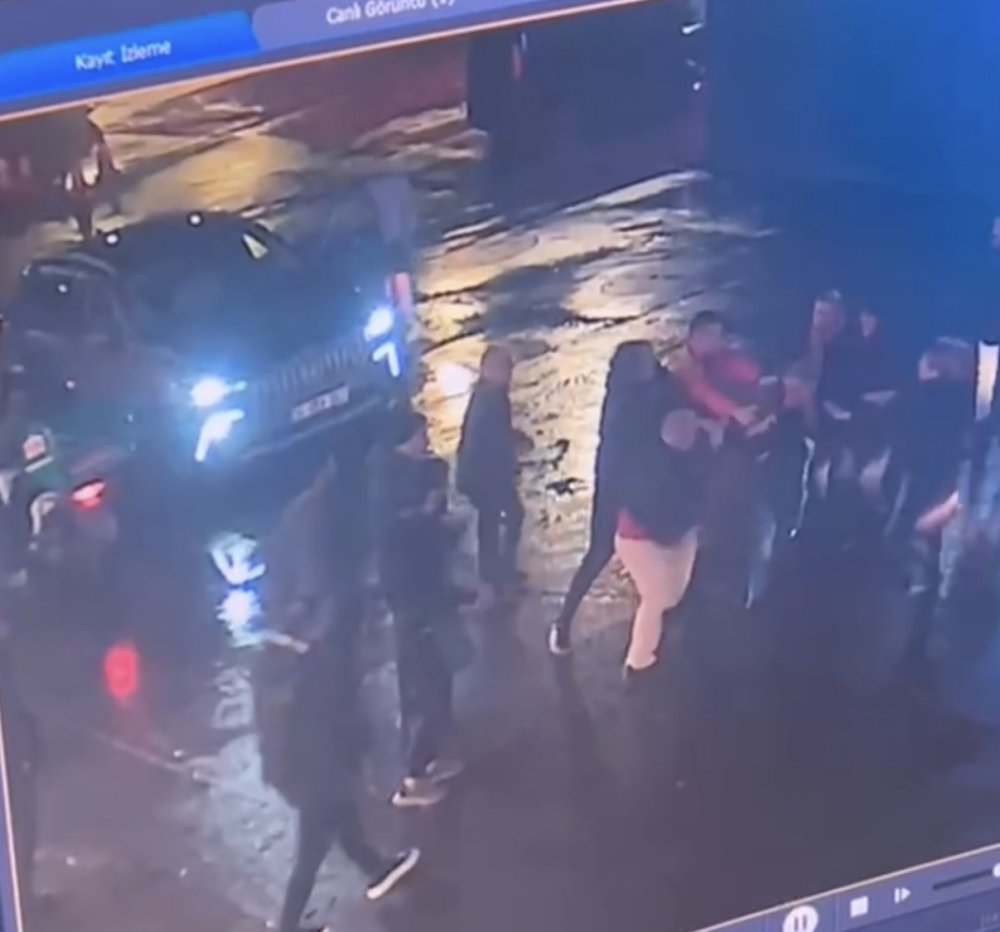 Taksici ile kadın arasında bayıltan kavga!