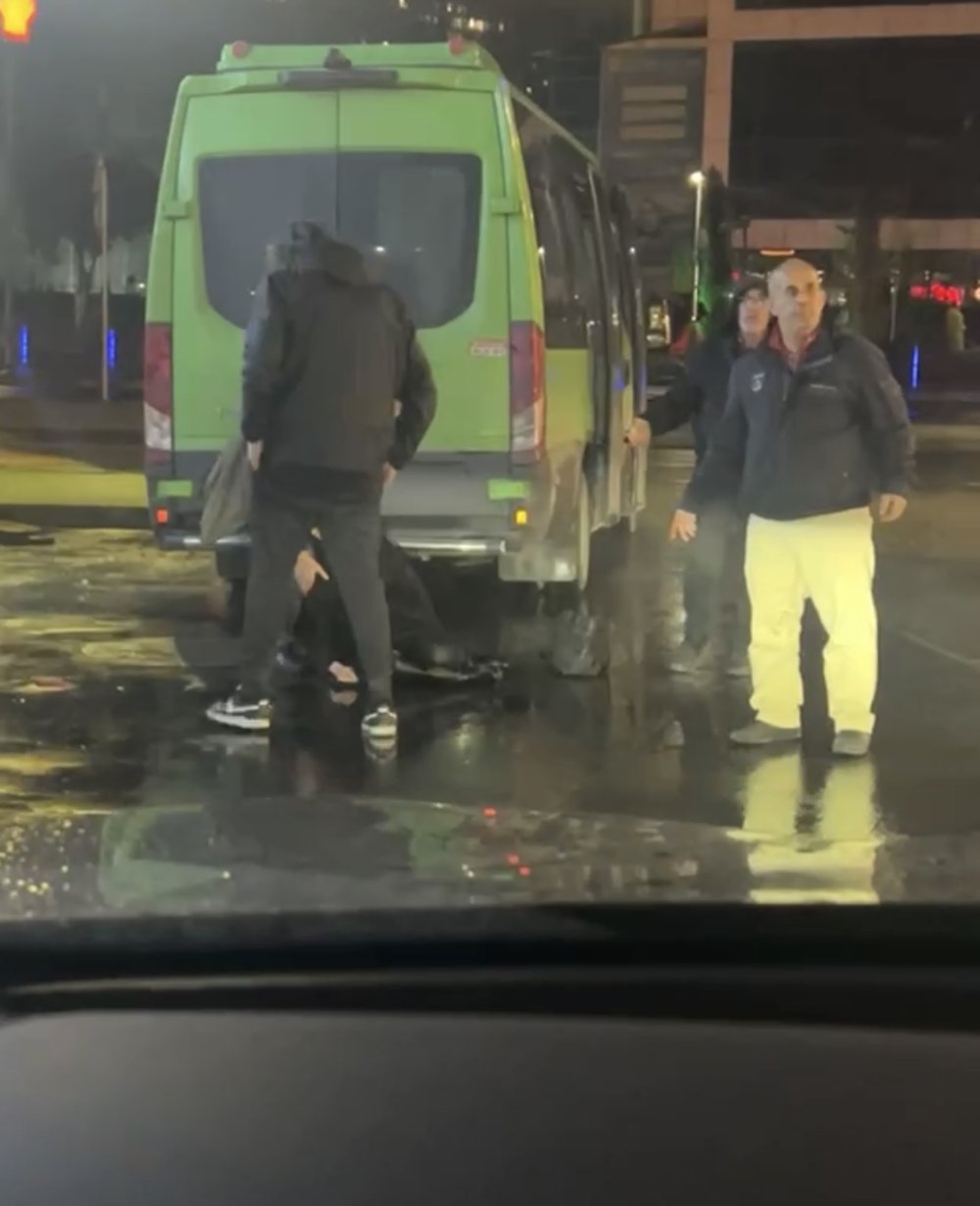 Taksici ile kadın arasında bayıltan kavga!