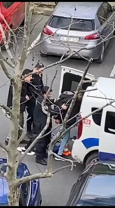 ABD İstanbul Başkonsolosluğu'nda hareketli dakikalar