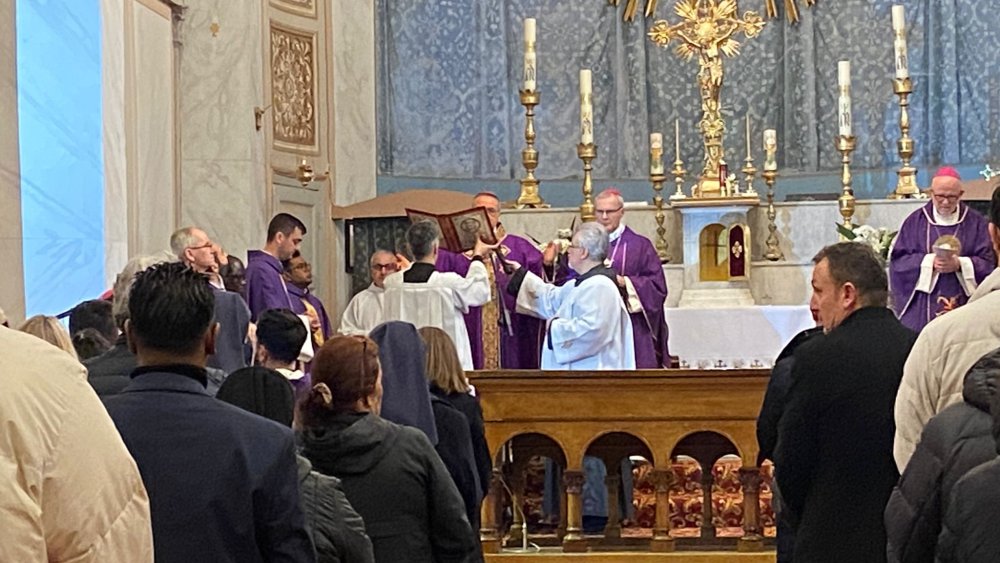 Saldırının ardından Santa Maria'da ilk ayin