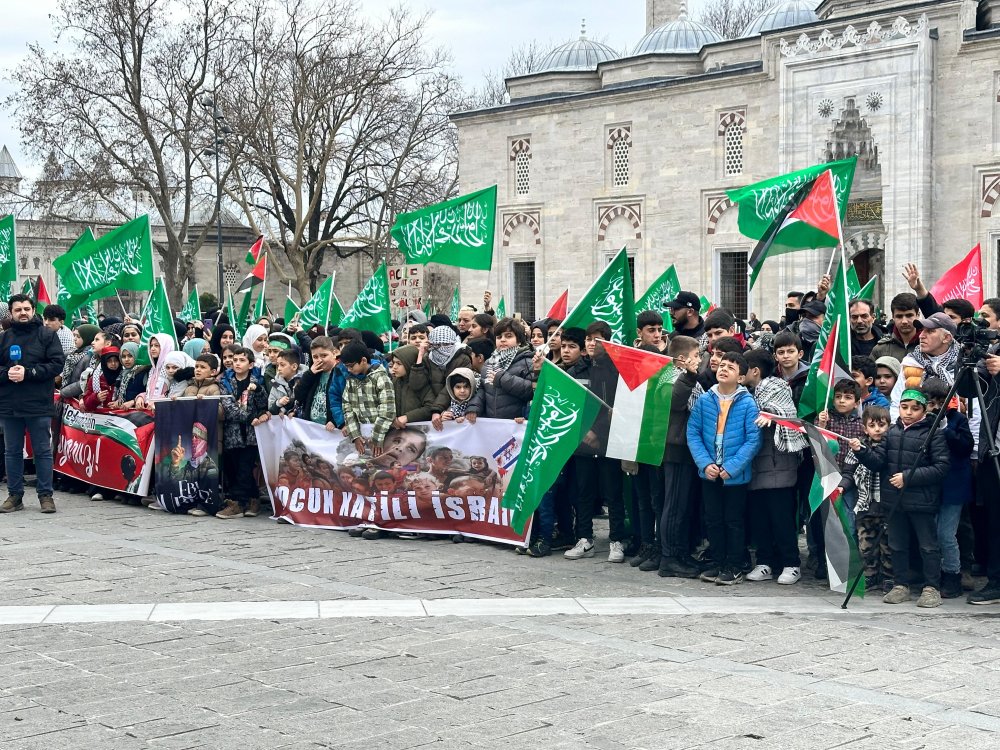 Gazze Dayanışma Platformu Fatih'te yürüyüş düzenledi