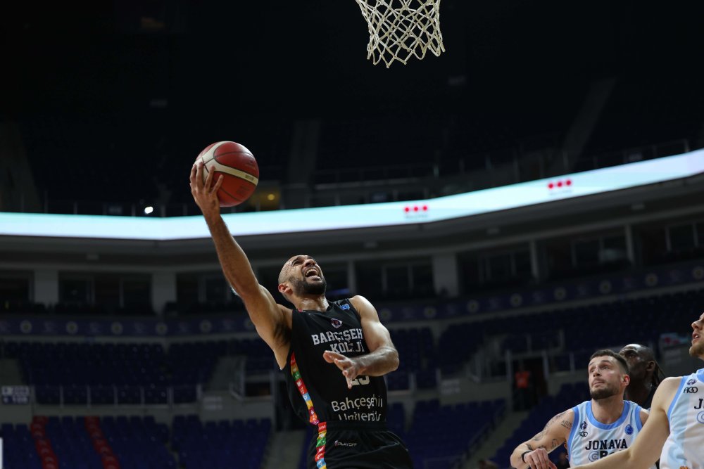 Bahçeşehir Koleji 6'da 6 yaptı!