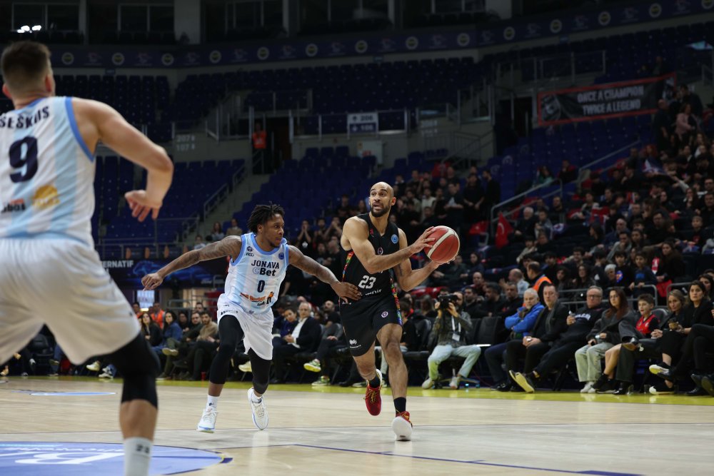 Bahçeşehir Koleji 6'da 6 yaptı!