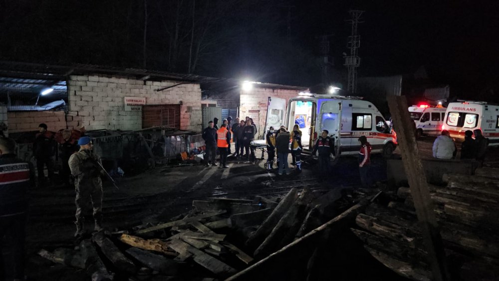 Maden ocağında göçük: 1 işçi mahsur