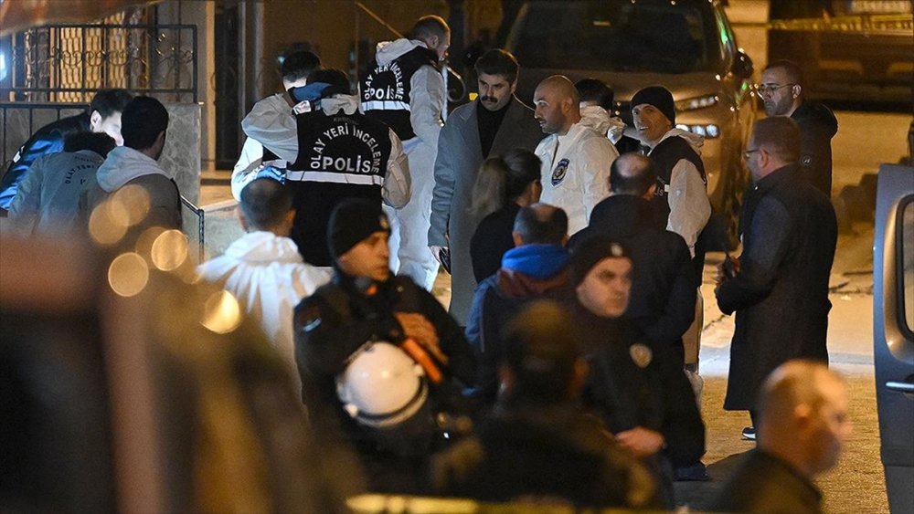 AK Parti'nin seçim bürosuna saldırı: 12 şüpheli gözaltına alındı